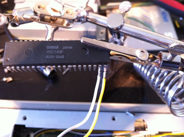 DS0-DS1 Mod - Soldering lines onto Yamaha Chip.jpg