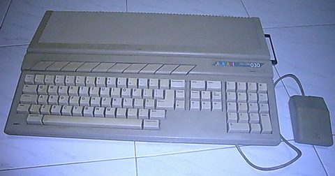 File:Falcon030.jpg