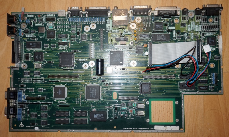 File:Falcon CA401332 Top PAL.jpg